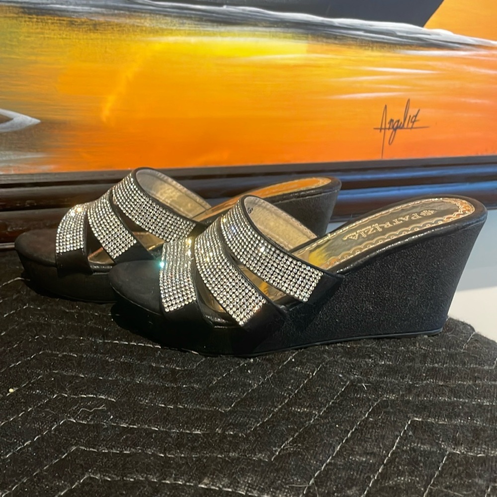 3” Black Wedge